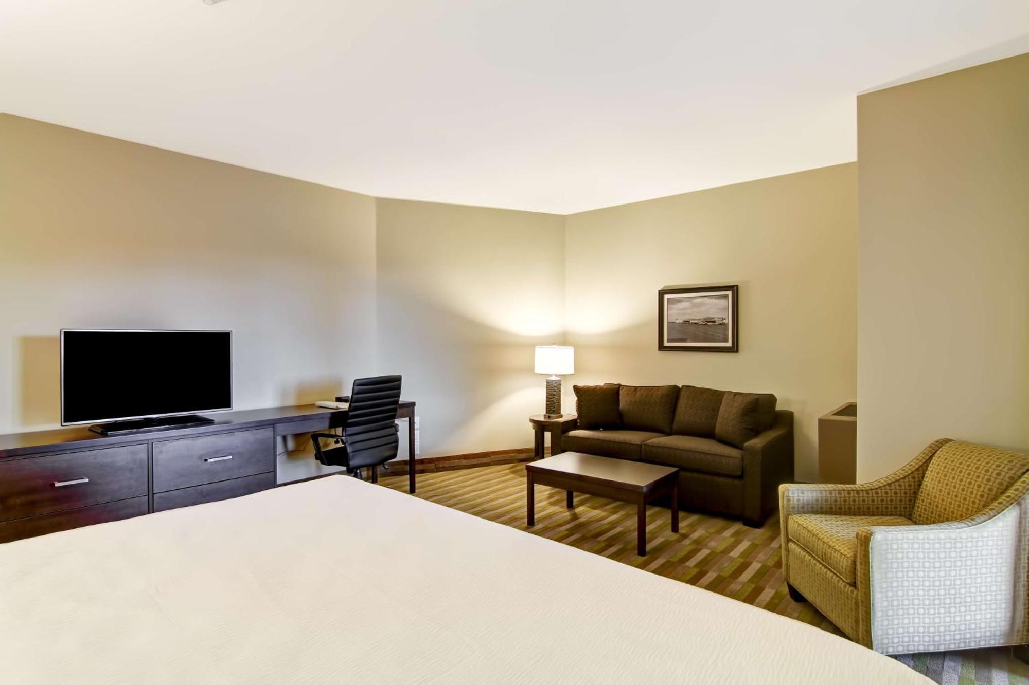 Best Western London Airport Inn & Suites Экстерьер фото