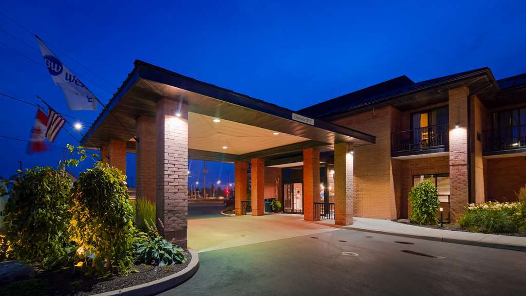 Best Western London Airport Inn & Suites Экстерьер фото