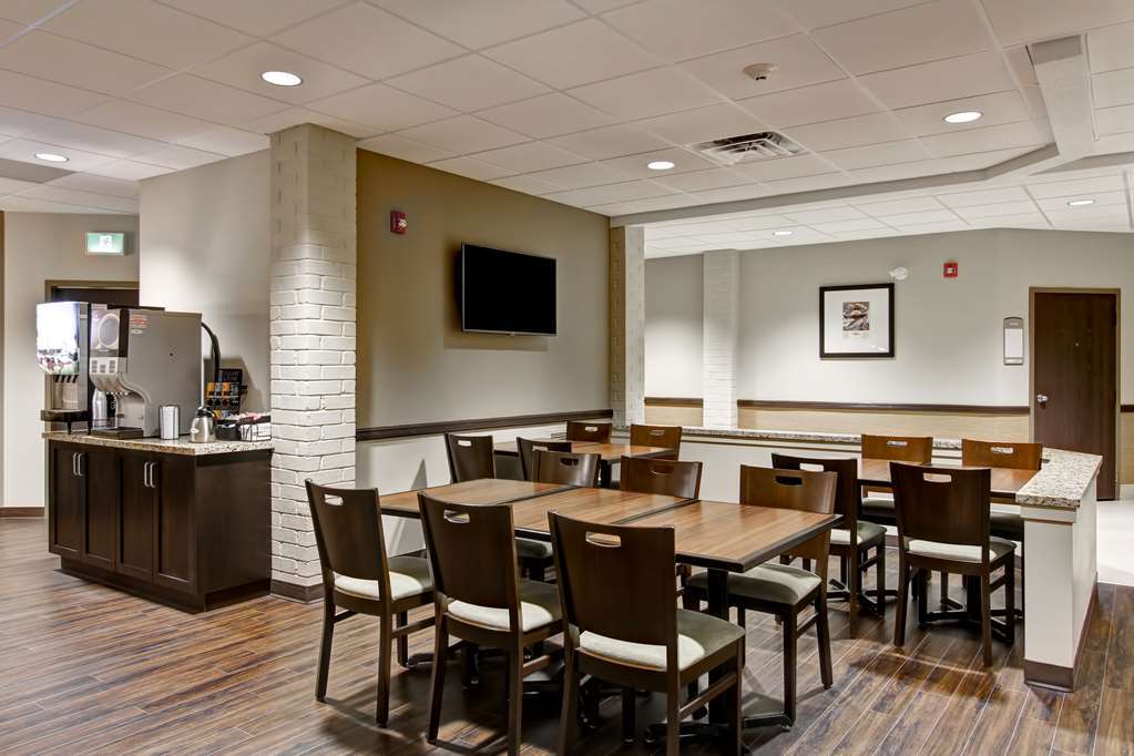 Best Western London Airport Inn & Suites Ресторан фото